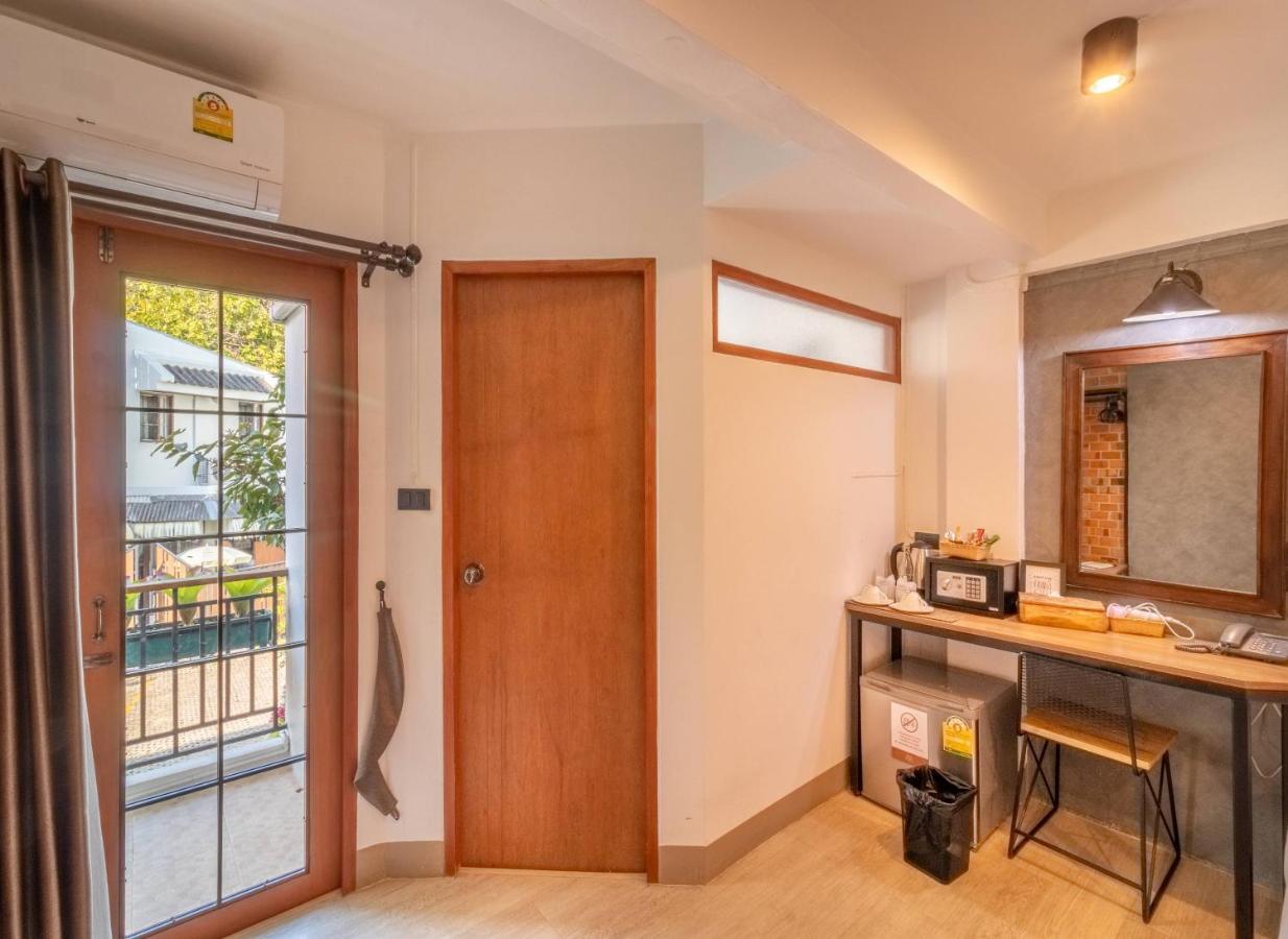 ดิ โอลด์ ซิตี้ วอลล์ Hotel เชียงใหม่ ภายนอก รูปภาพ