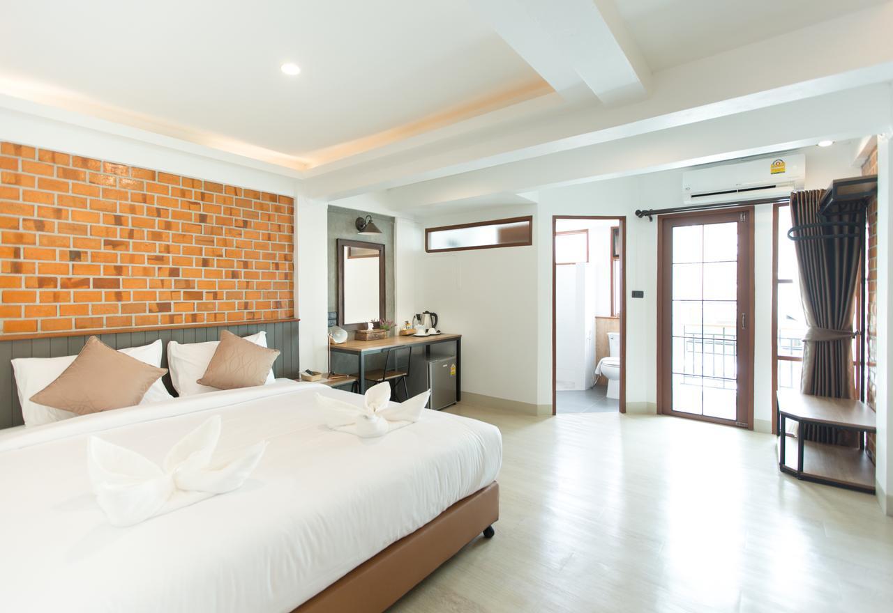 ดิ โอลด์ ซิตี้ วอลล์ Hotel เชียงใหม่ ภายนอก รูปภาพ