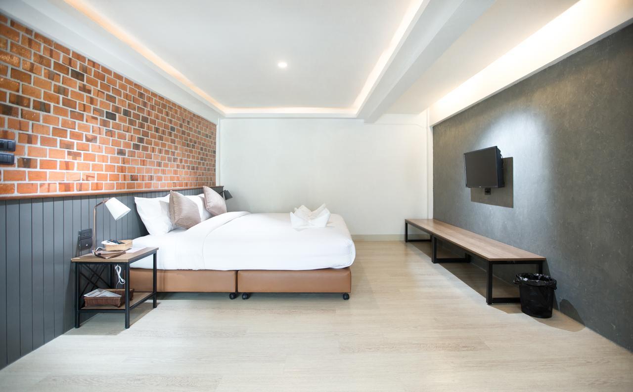 ดิ โอลด์ ซิตี้ วอลล์ Hotel เชียงใหม่ ภายนอก รูปภาพ