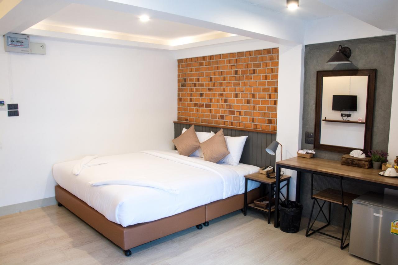 ดิ โอลด์ ซิตี้ วอลล์ Hotel เชียงใหม่ ภายนอก รูปภาพ