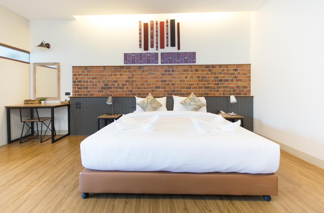 ดิ โอลด์ ซิตี้ วอลล์ Hotel เชียงใหม่ ภายนอก รูปภาพ