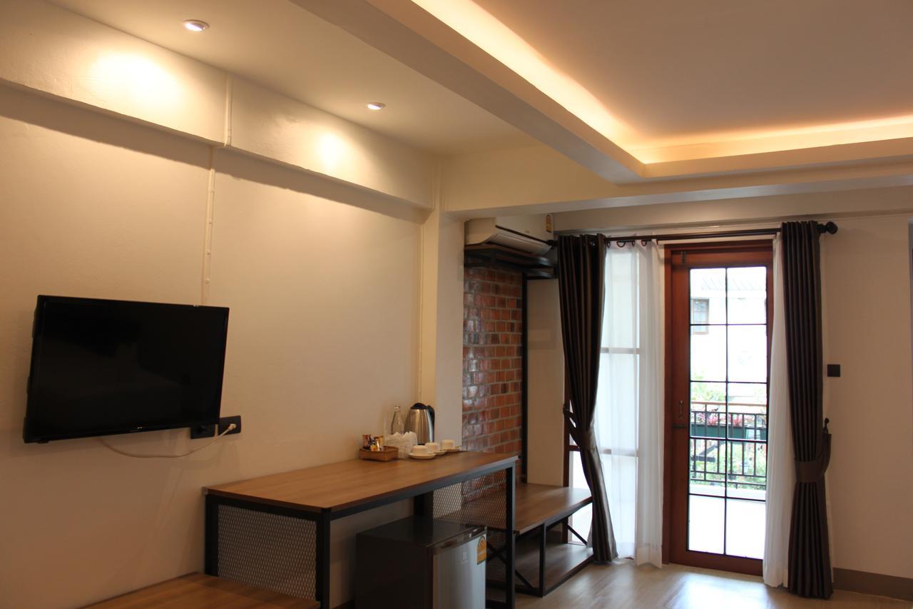ดิ โอลด์ ซิตี้ วอลล์ Hotel เชียงใหม่ ภายนอก รูปภาพ