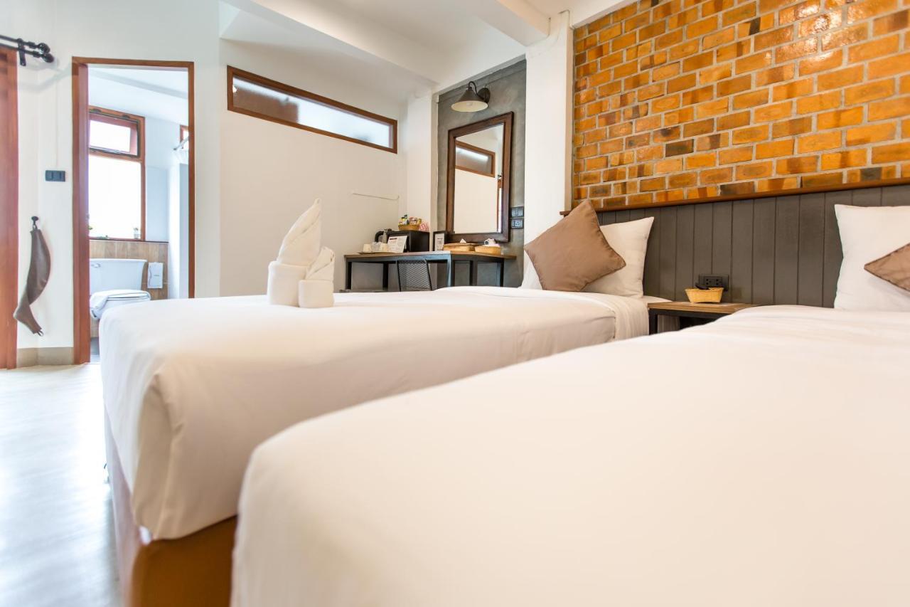 ดิ โอลด์ ซิตี้ วอลล์ Hotel เชียงใหม่ ภายนอก รูปภาพ